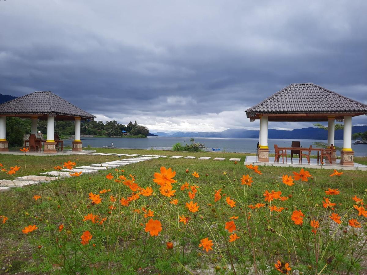 Juma Cottages Tuktuk Siadong Exterior photo