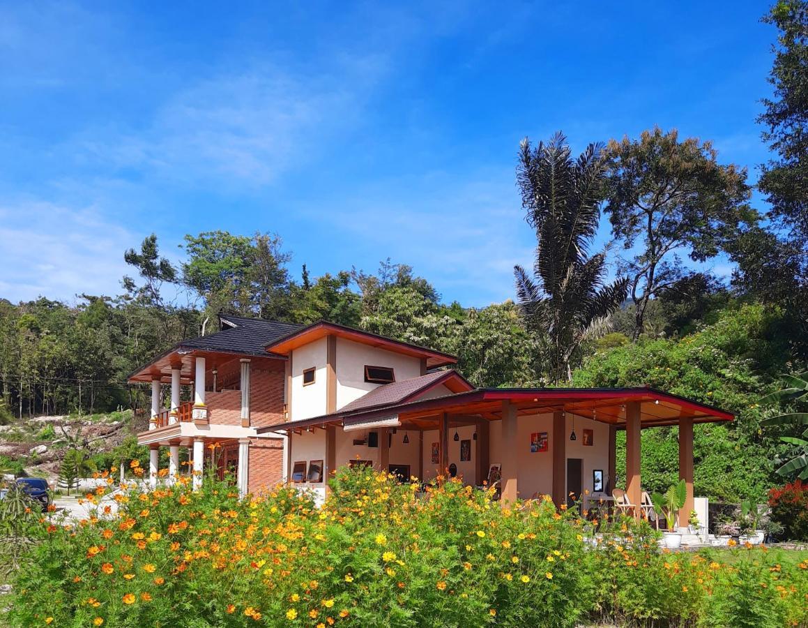 Juma Cottages Tuktuk Siadong Exterior photo