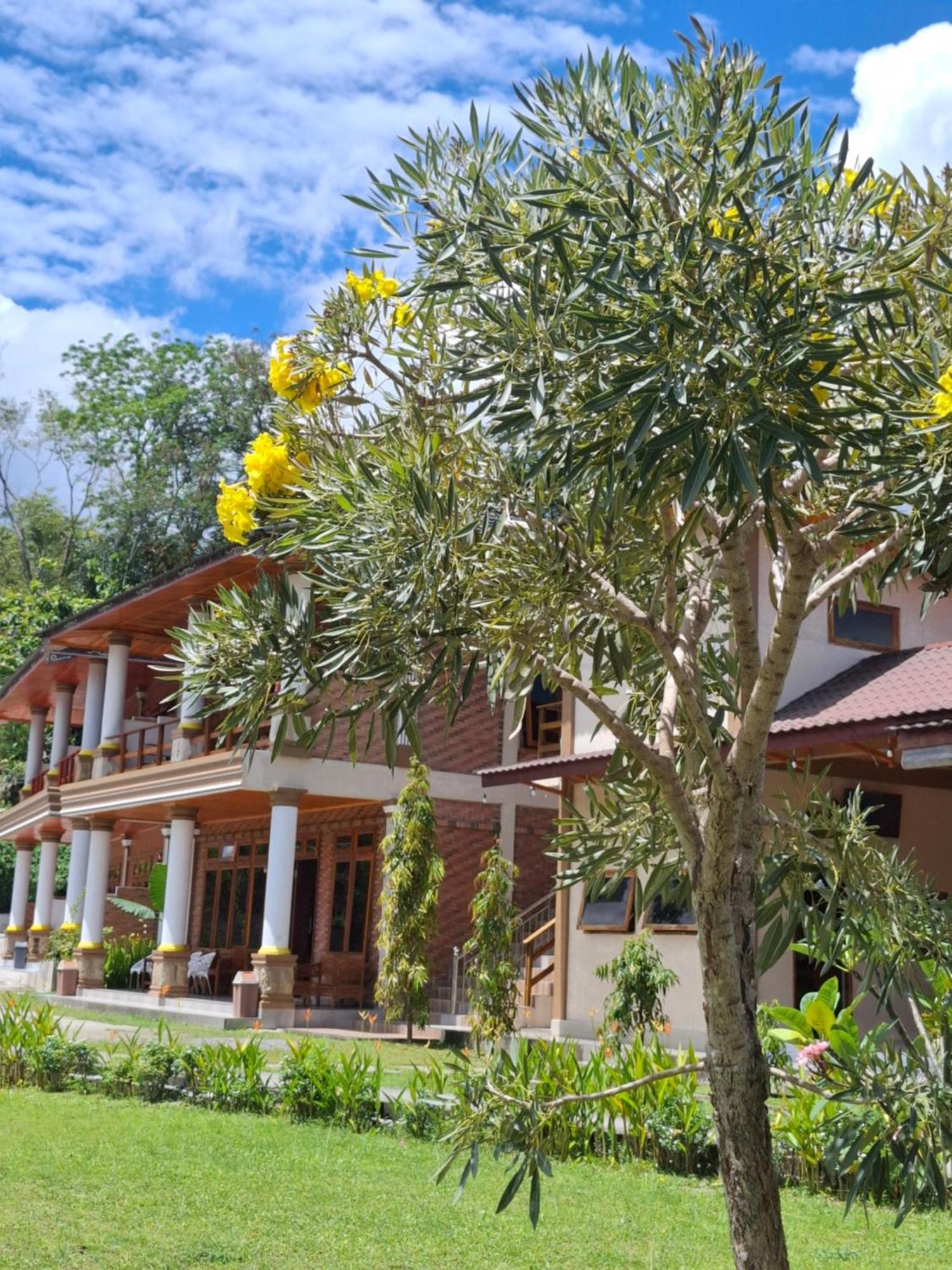 Juma Cottages Tuktuk Siadong Exterior photo