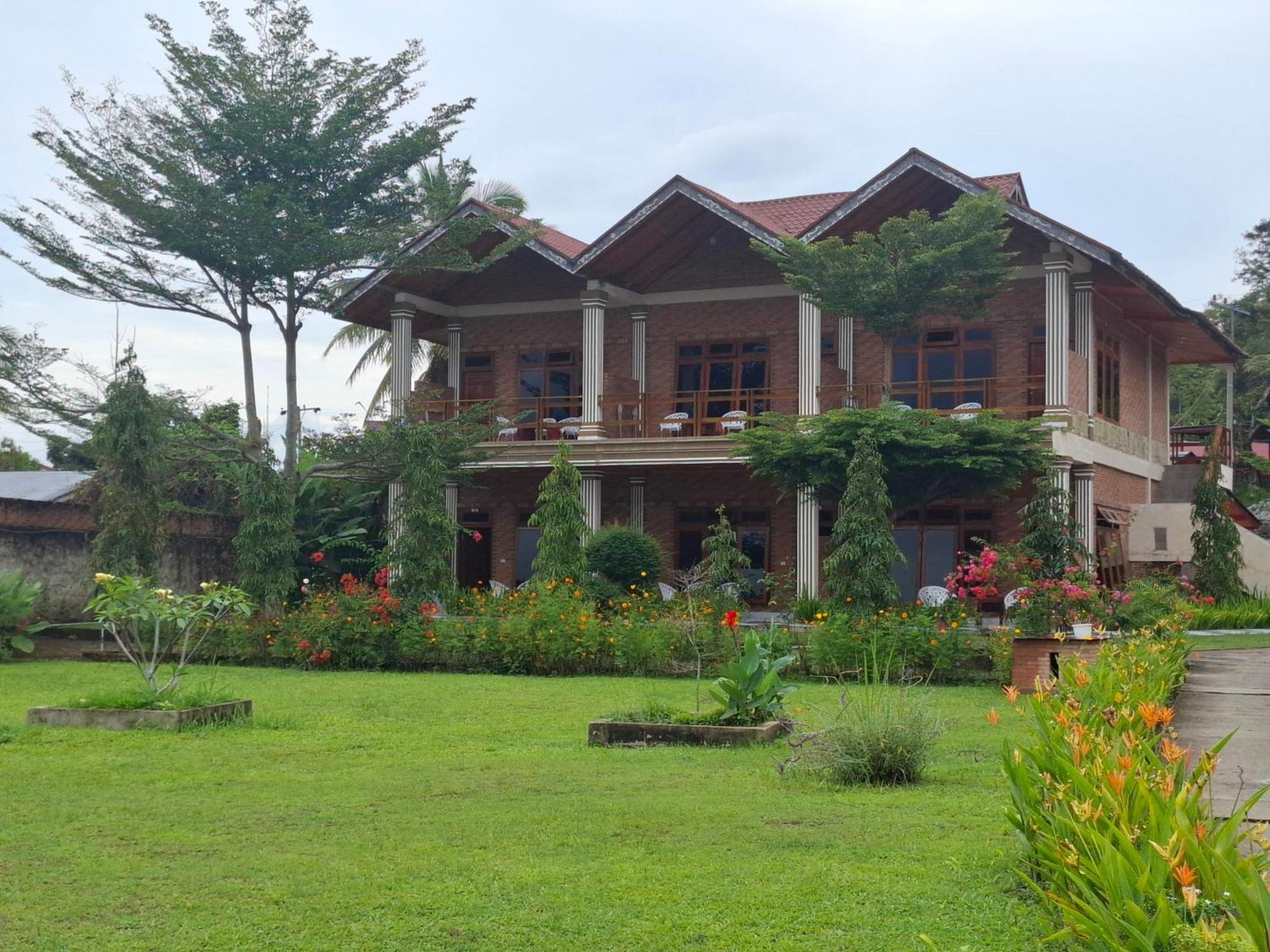 Juma Cottages Tuktuk Siadong Exterior photo
