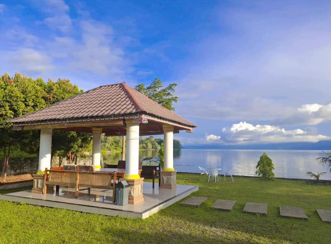 Juma Cottages Tuktuk Siadong Exterior photo