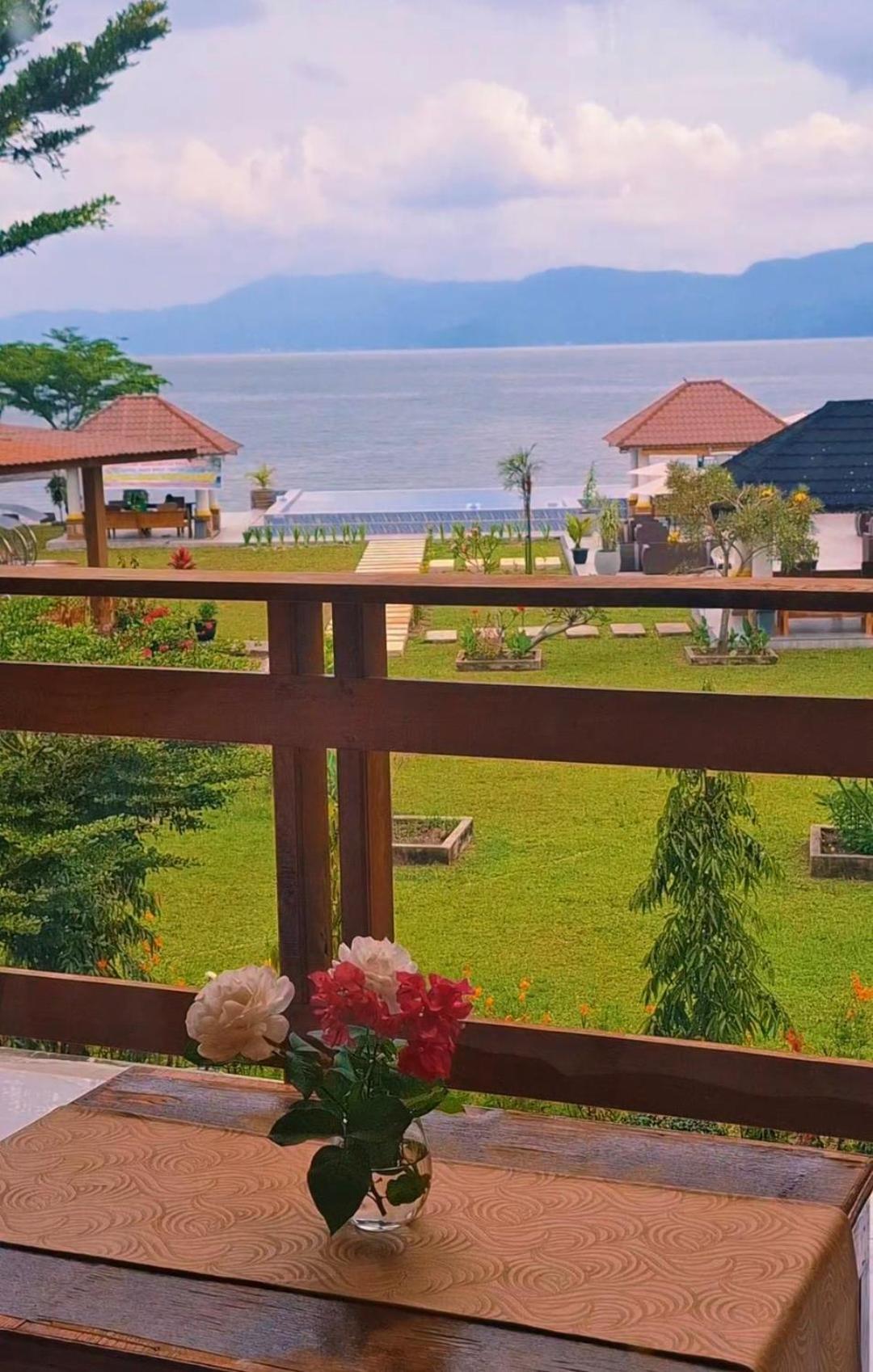 Juma Cottages Tuktuk Siadong Exterior photo